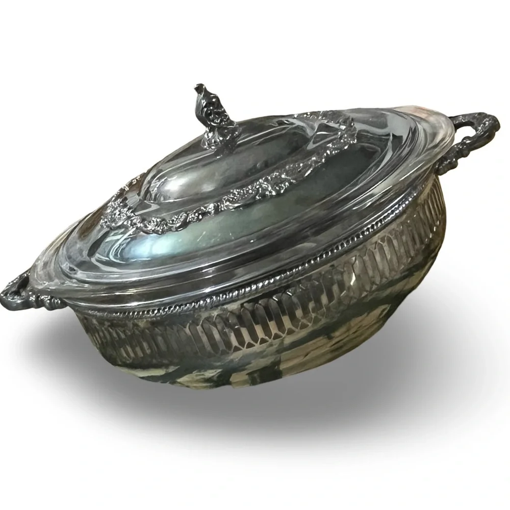 Antique “Baroque” Wallace 721 Silver Plate 2 Quart Covered Casserole Dish